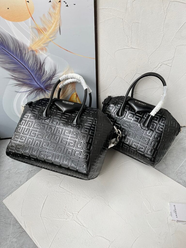 Givenchy Bag Style 132330025
