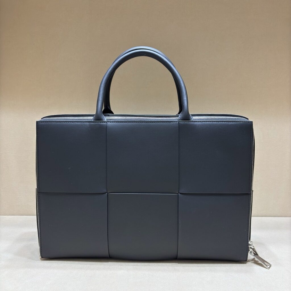 Bottega Veneta Bag Style 3106