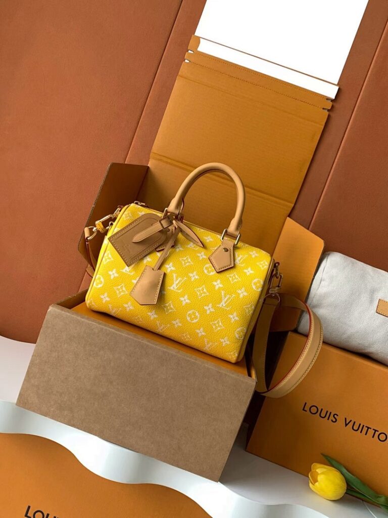 Louis Vuitton Bag Style M24426