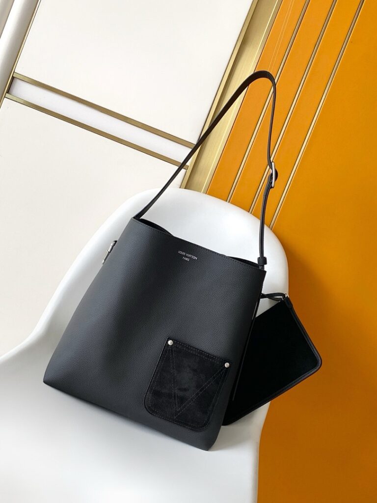 Louis Vuitton Bag Style M27022