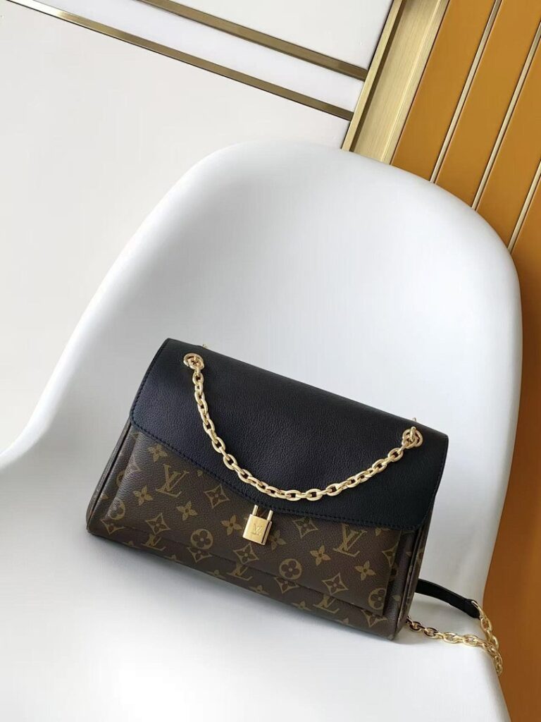 Louis Vuitton Bag Style M26285