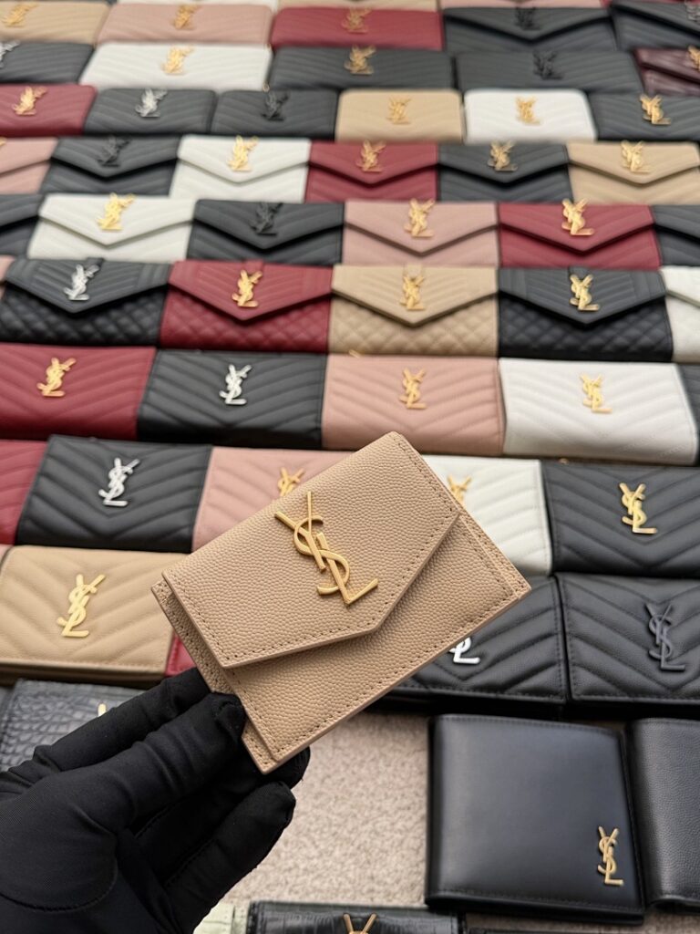 Saint Laurent Bag Style 582305