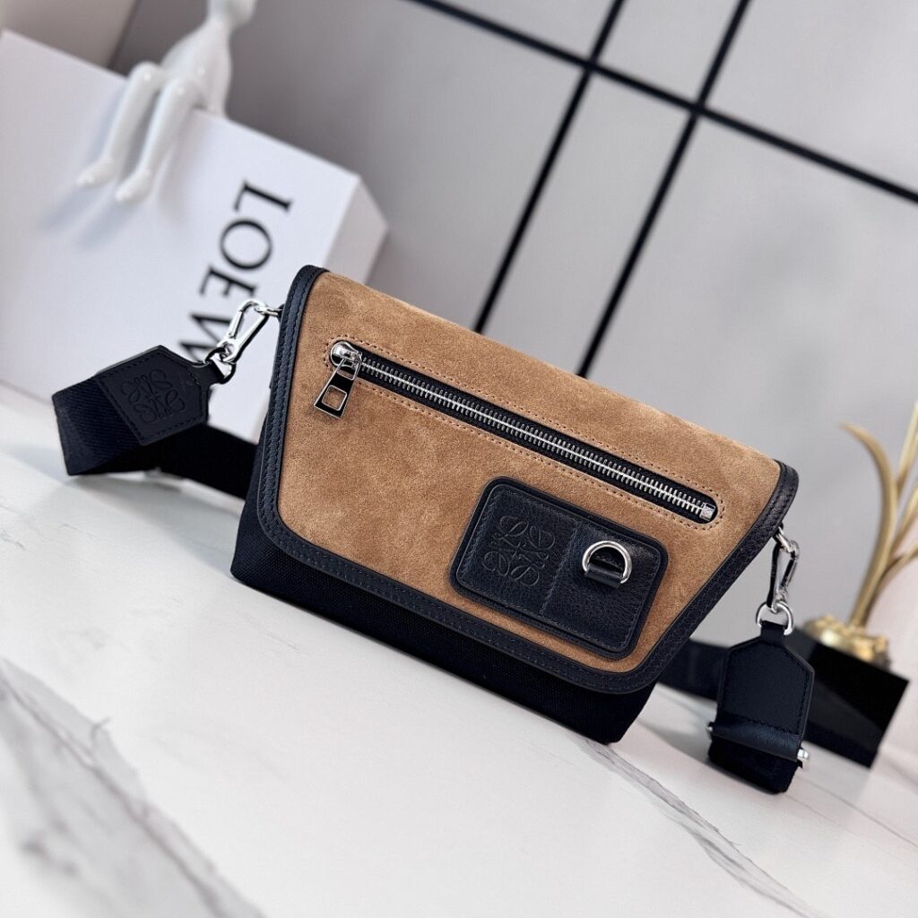 Loewe Bag Style 652526