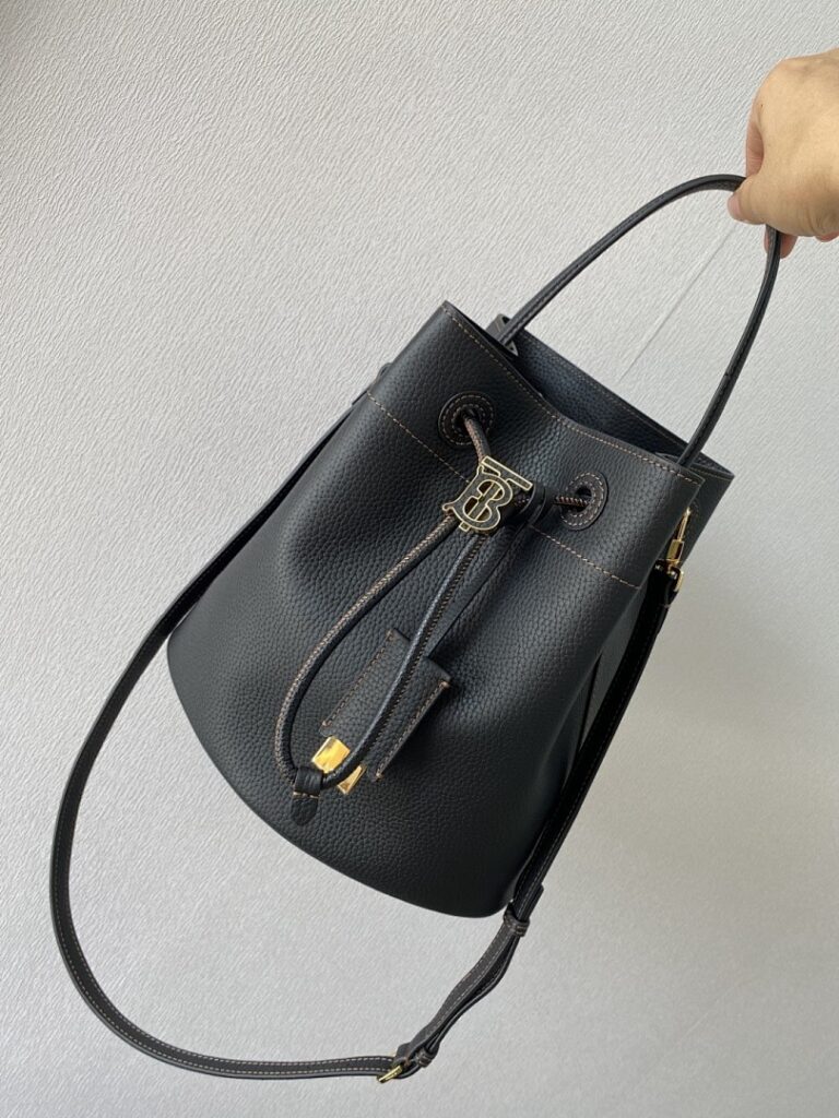 Burberry Bag Style 6911