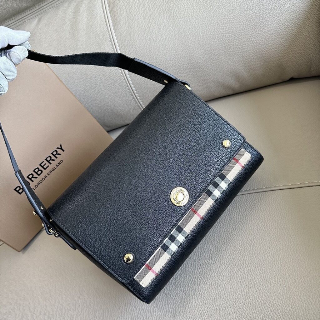 Burberry Bag Style 9061