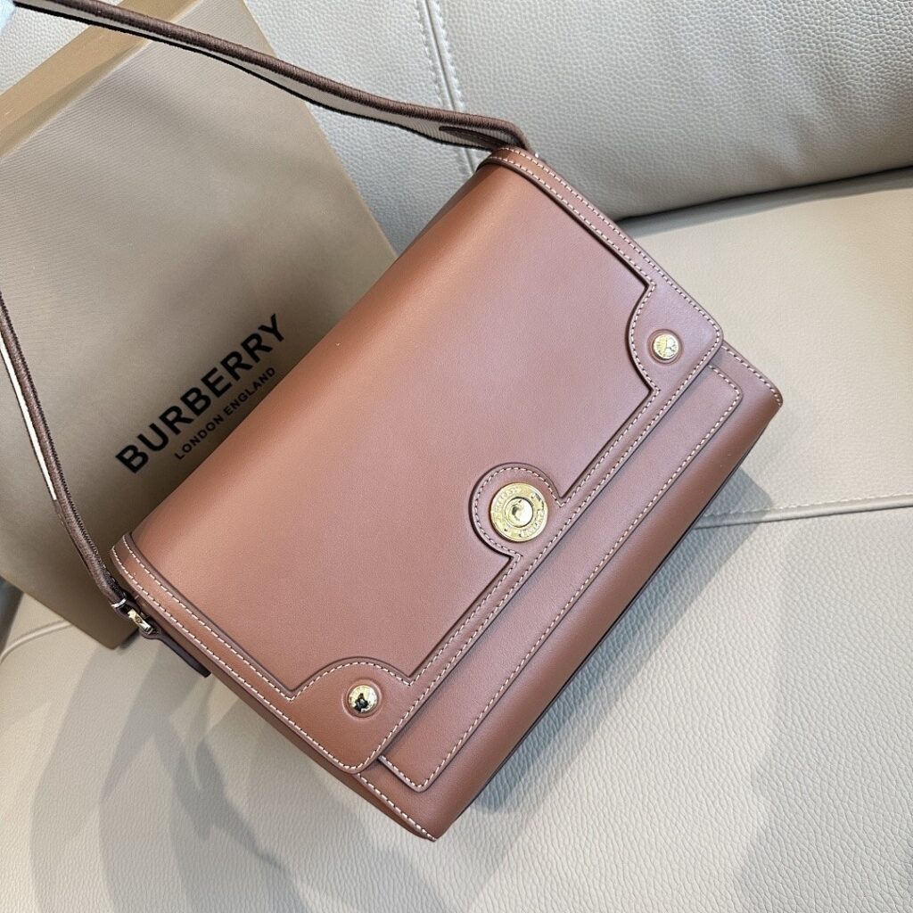 Burberry Bag Style 9061
