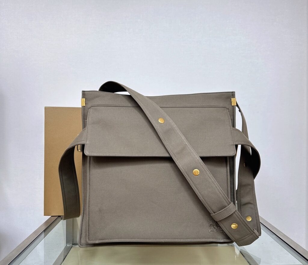 Burberry Bag Style 6251