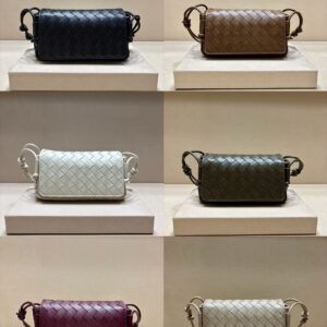 Burberry Bag Style 3008