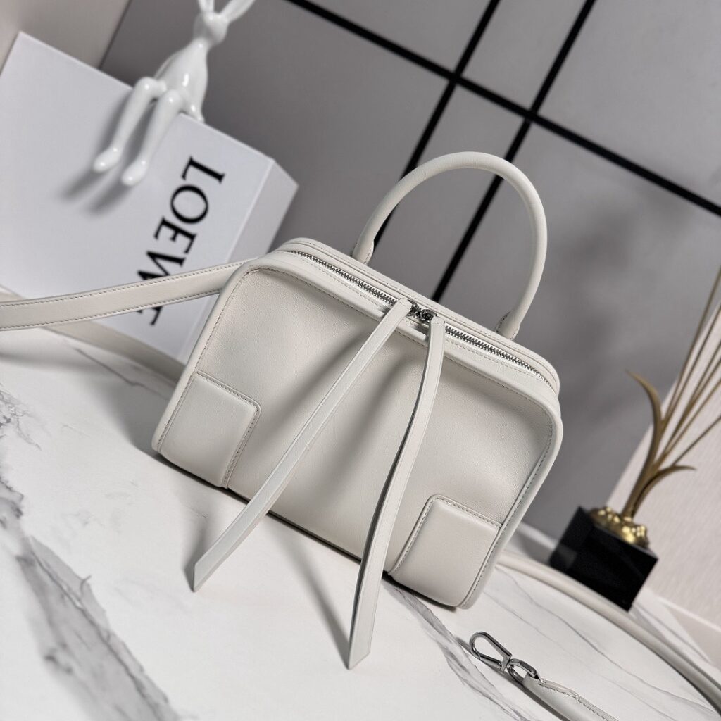 Loewe Bag Style 262552