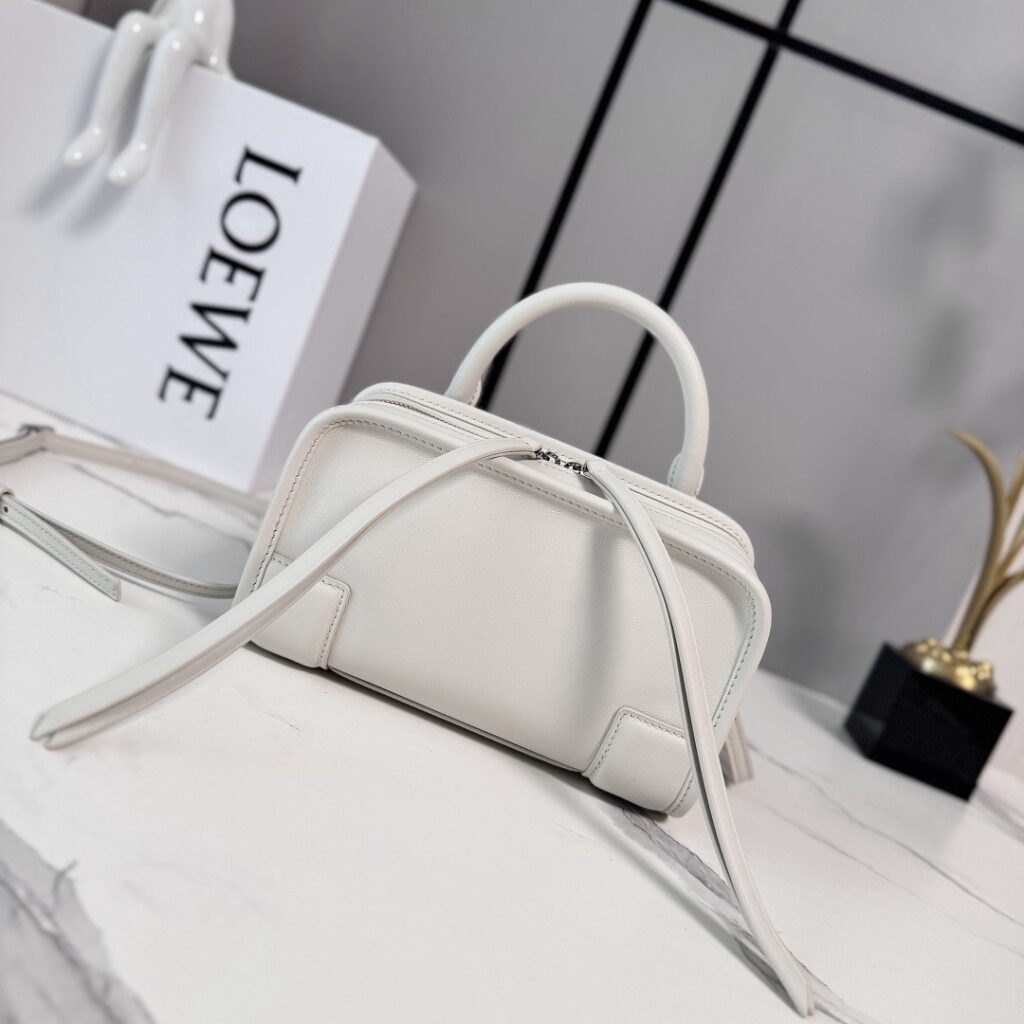 Loewe Bag Style 062603