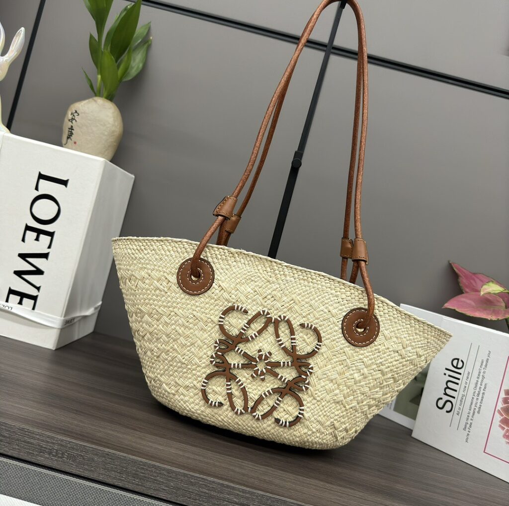 Loewe Bag Style 062136