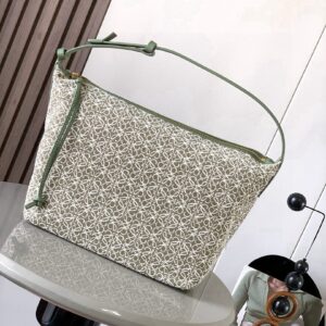 Loewe Bag Style 9008