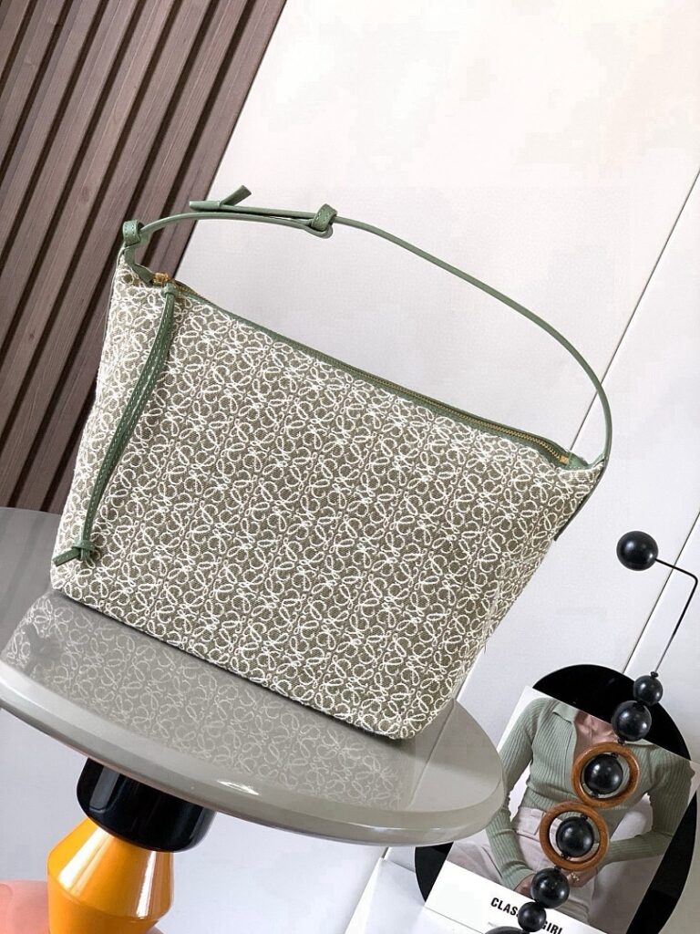 Loewe Bag Style 9008