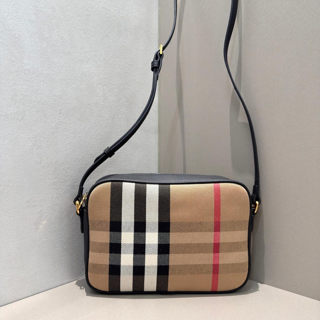 Burberry Bag Style 239416018