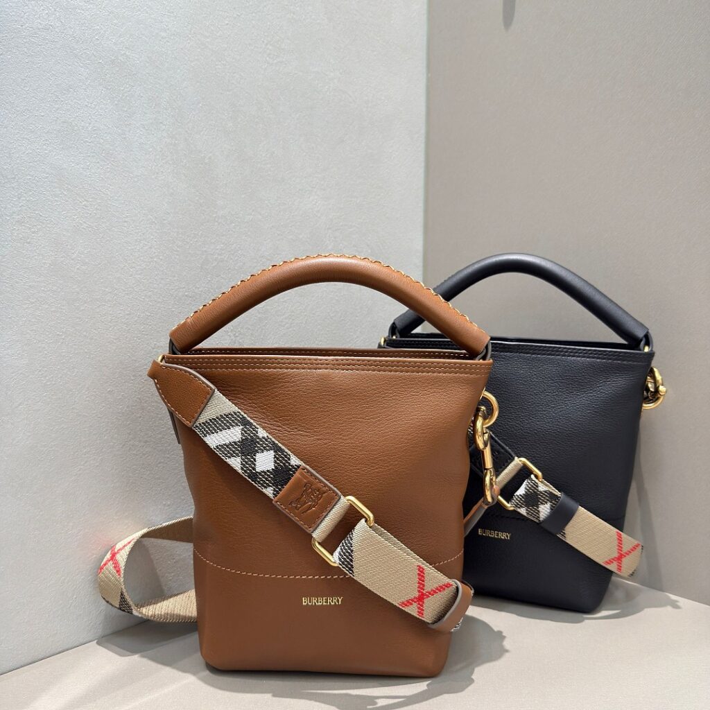 Burberry Bag Style 239416154