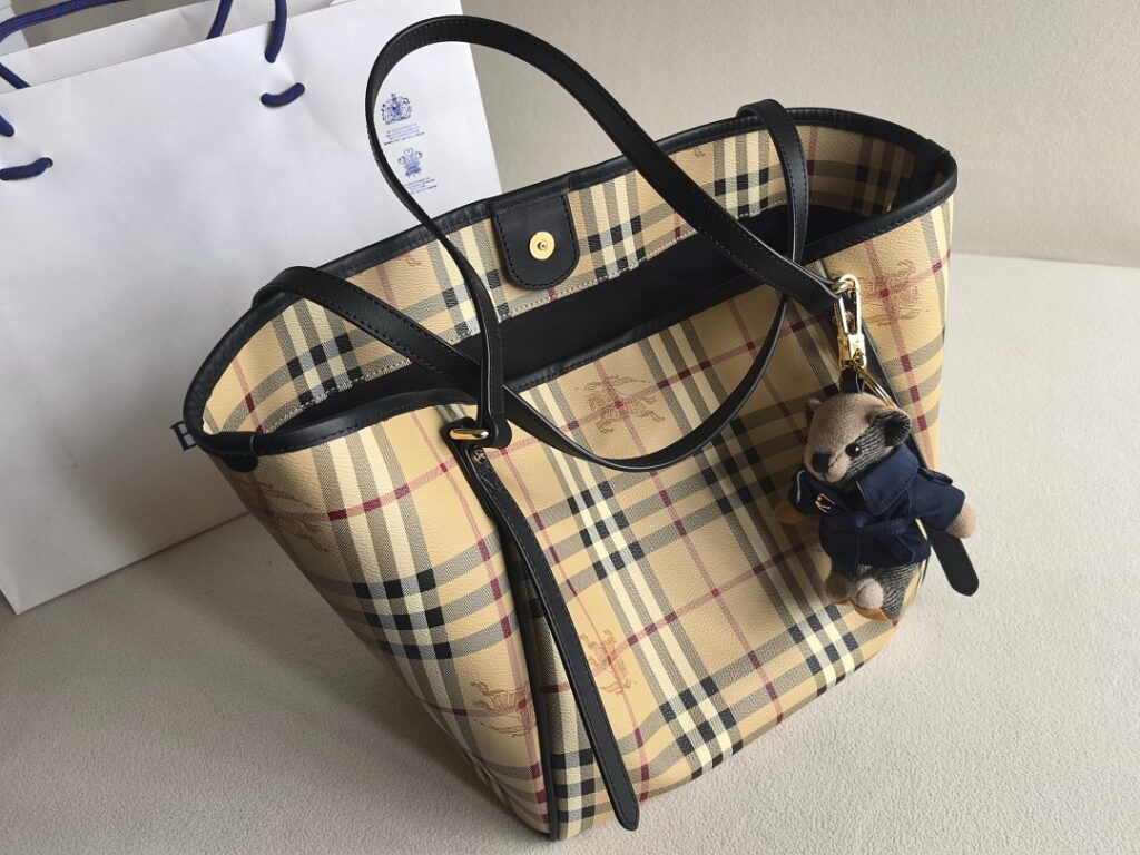 Burberry Bag Style 239418337