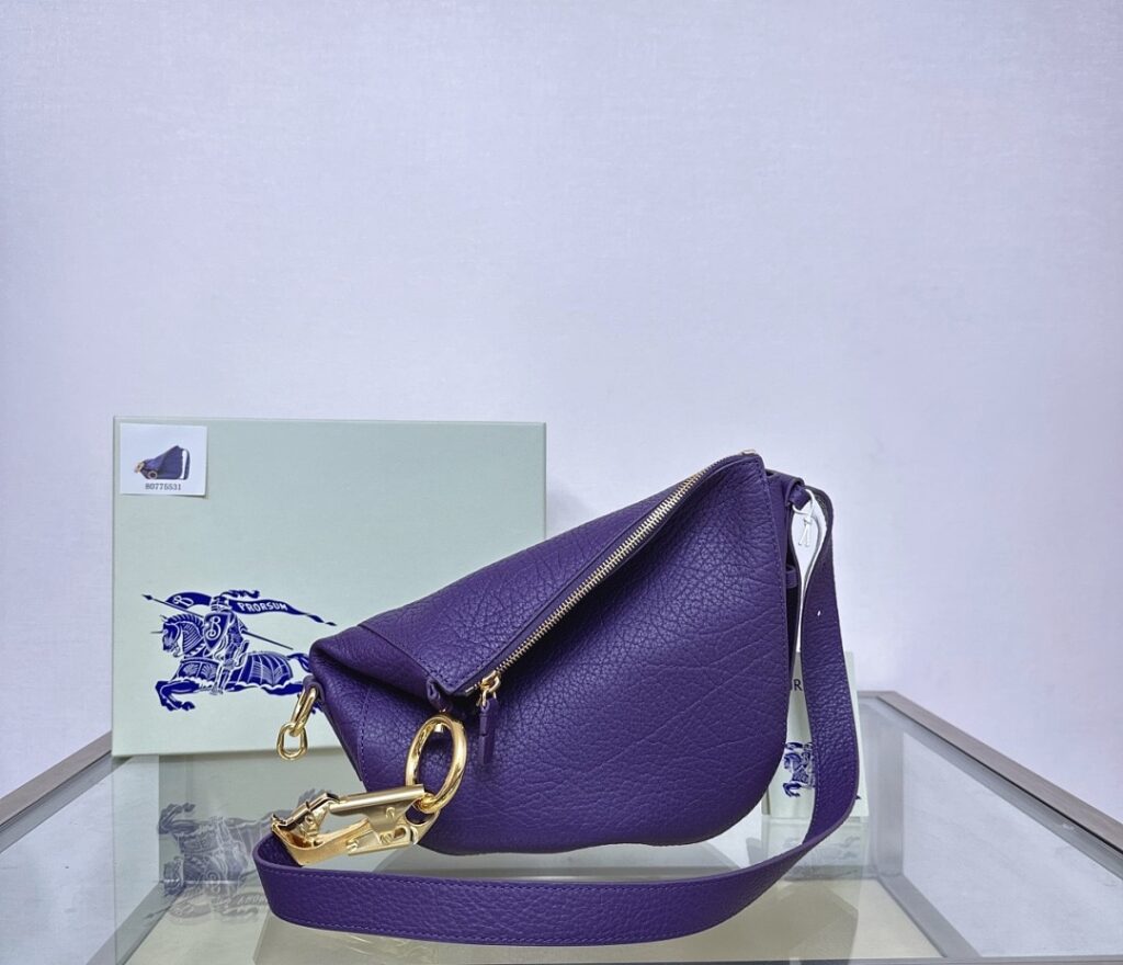 Burberry Bag Style 239420023