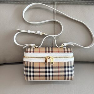 Burberry Bag Style 239425010