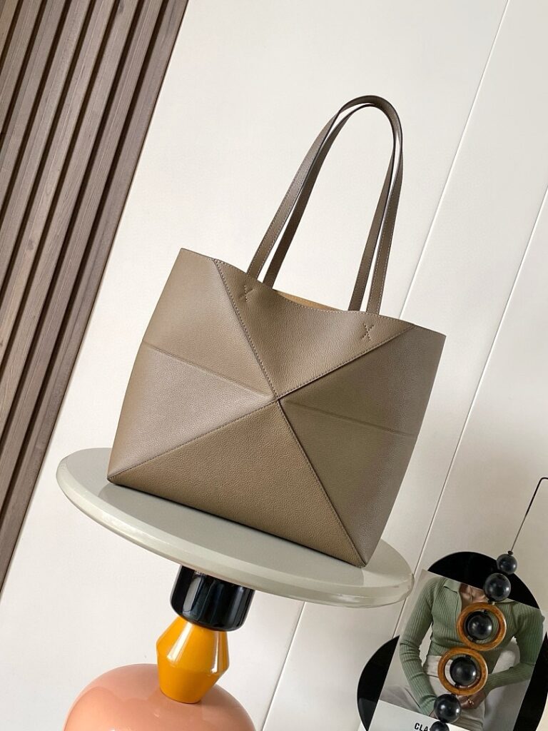 Loewe Bag Style 9104