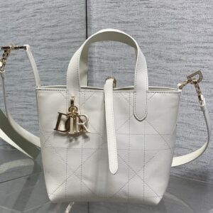 Dior Bag Style 240465040