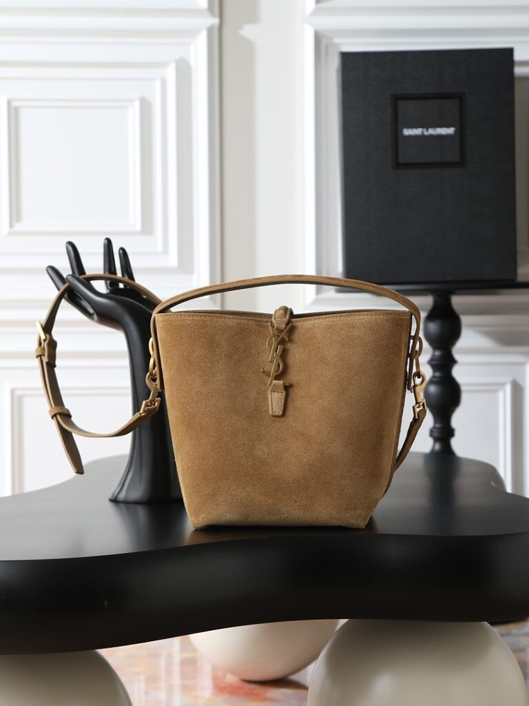 Saint Laurent Bag Style 749036