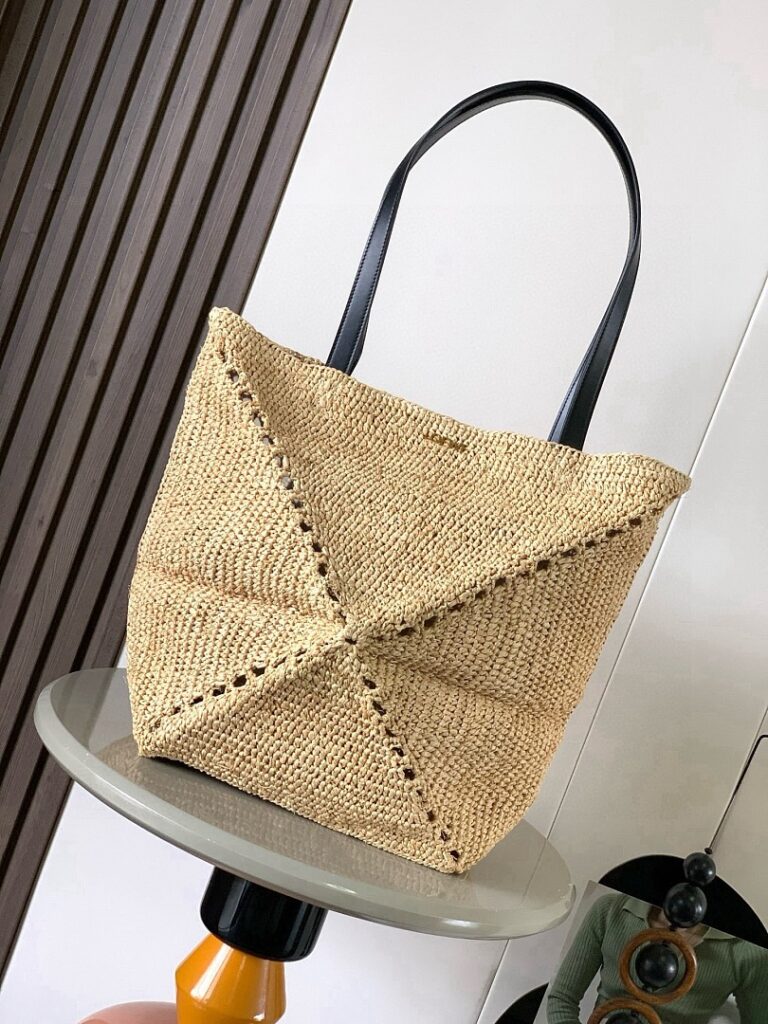 Loewe Bag Style 8026