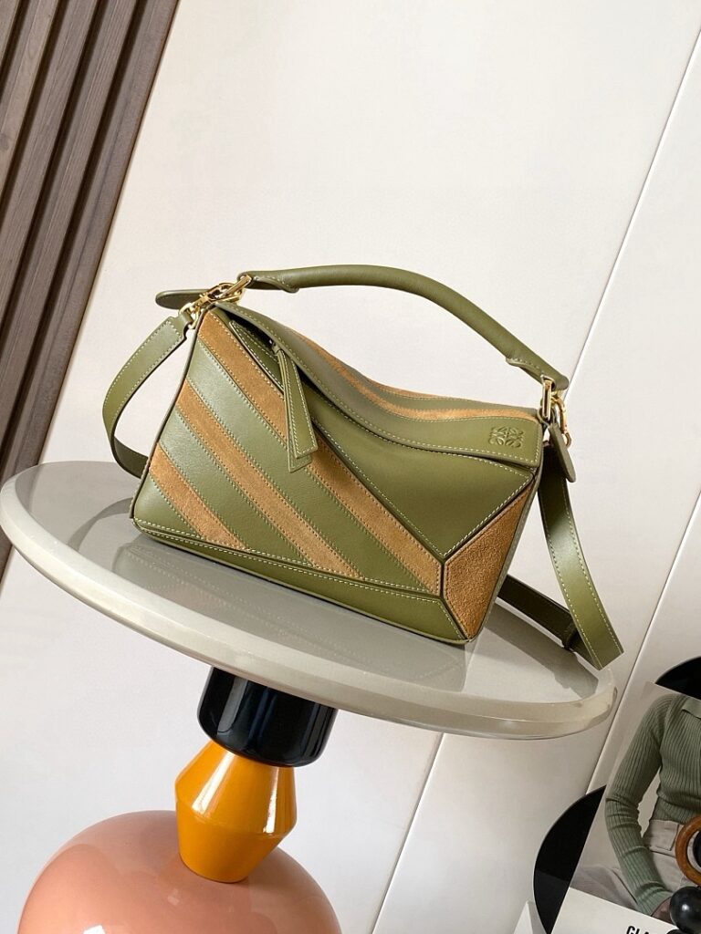 Loewe Bag Style 9107