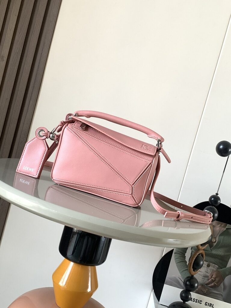 Loewe Bag Style 9098