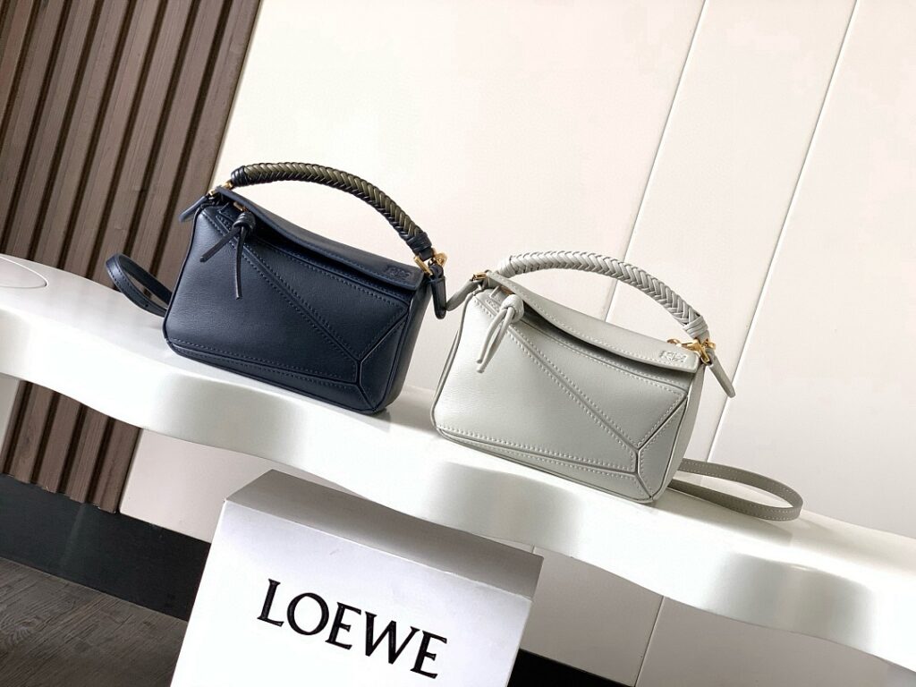 Loewe Bag Style 9097