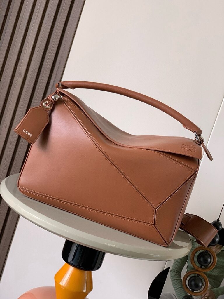 Loewe Bag Style 9099