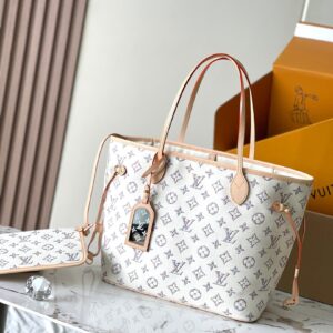 Louis Vuitton Bag Style M24905