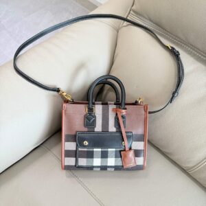 Burberry Bag Style 241727158