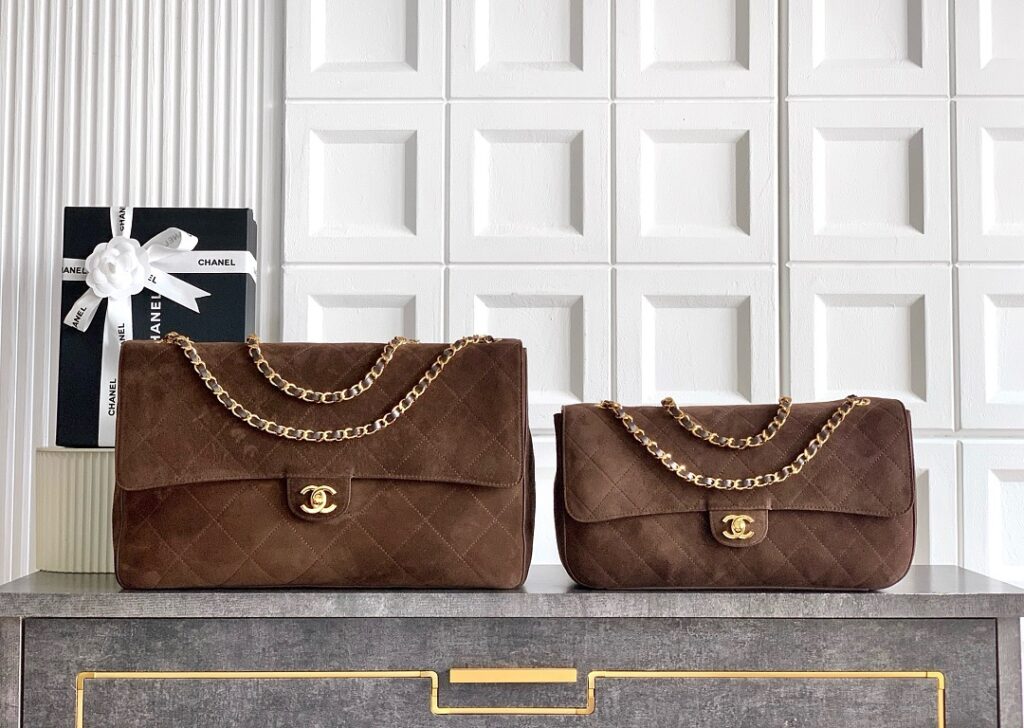 Chanel Bag Style 242142041