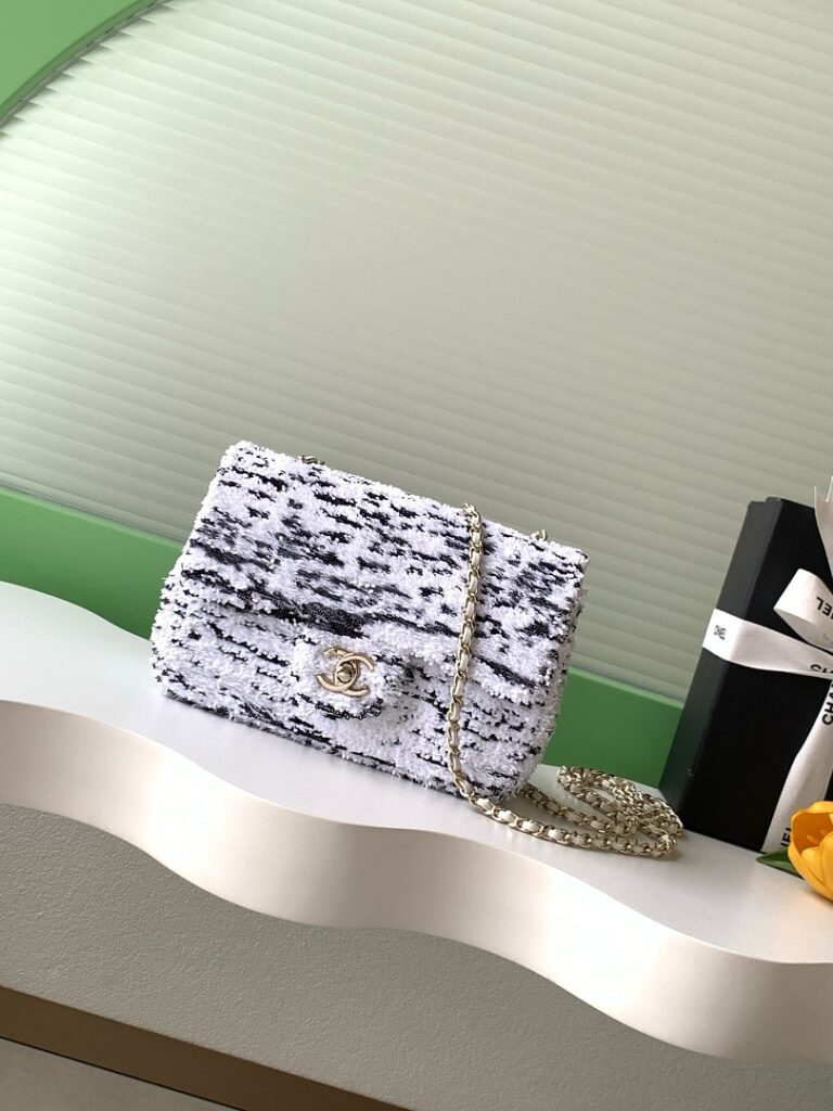 Chanel Bag Style AS4418