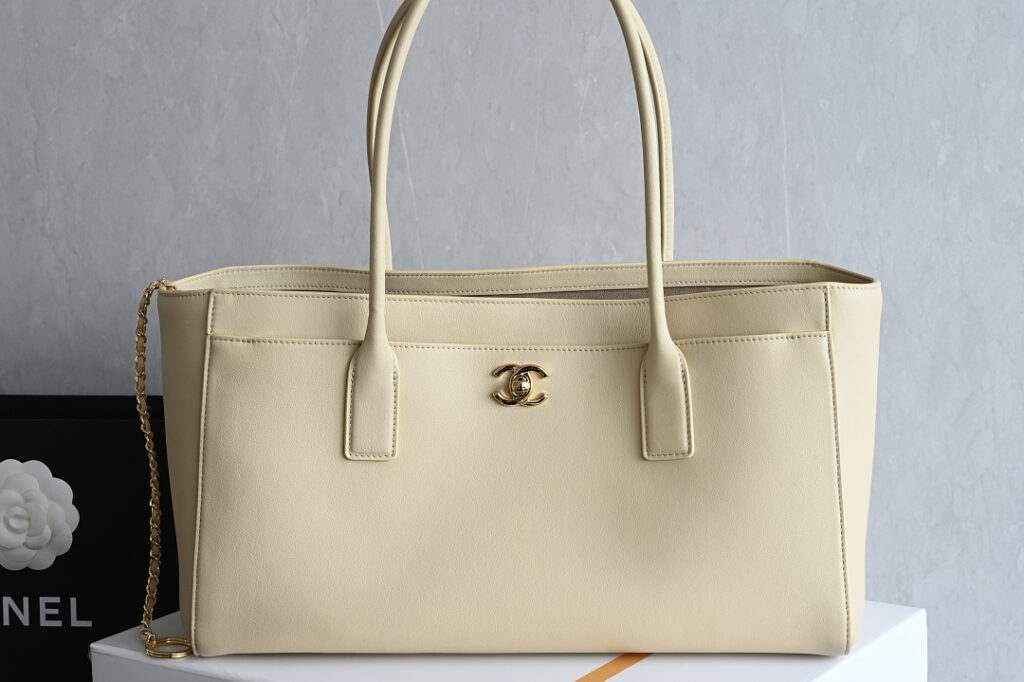 Chanel Bag Style 6243