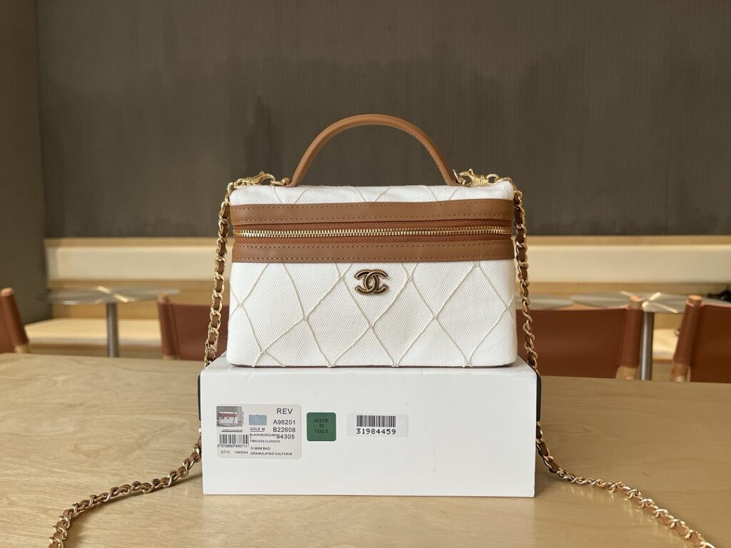 Chanel Bag Style A96201