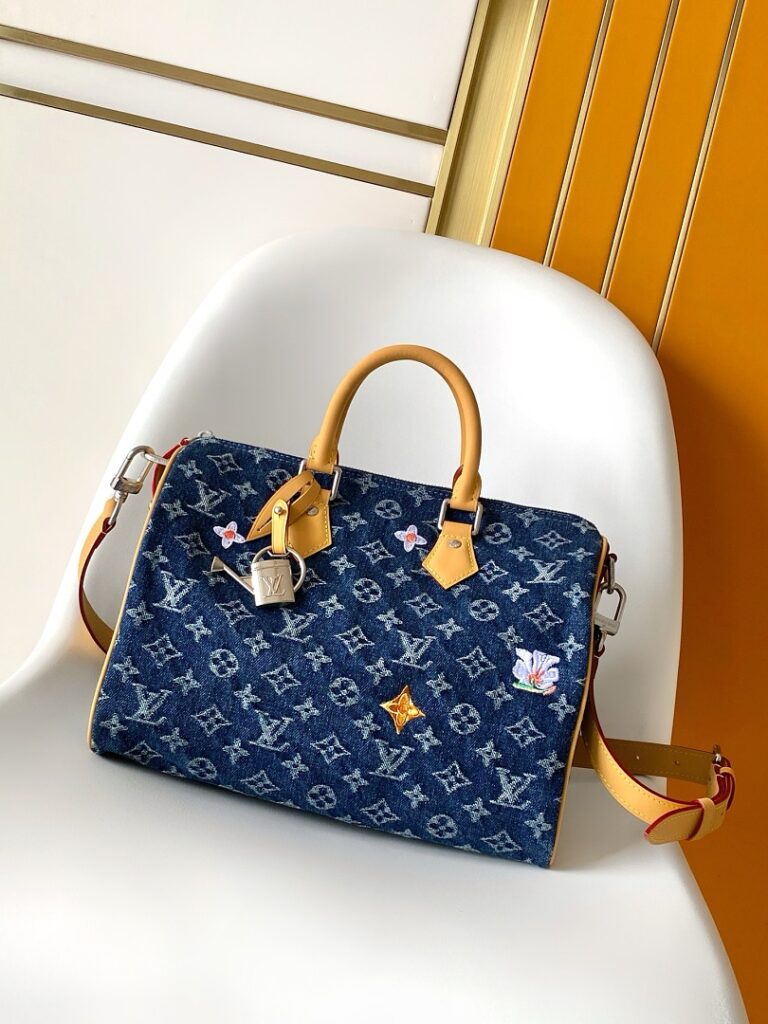 Louis Vuitton Bag Style M27556