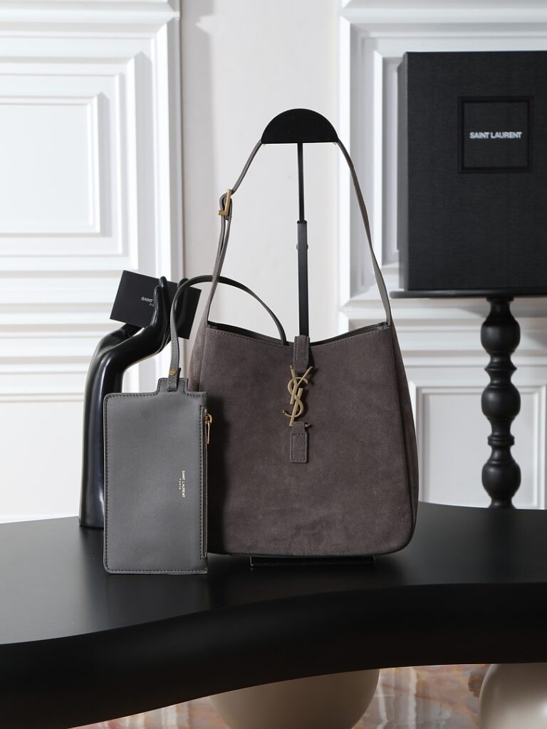 Saint Laurent Bag Style 713938