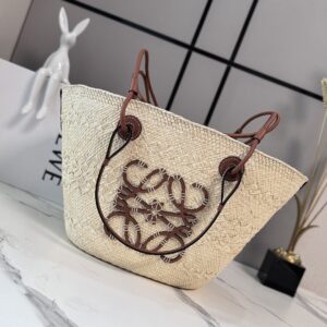 Loewe Bag Style 062138